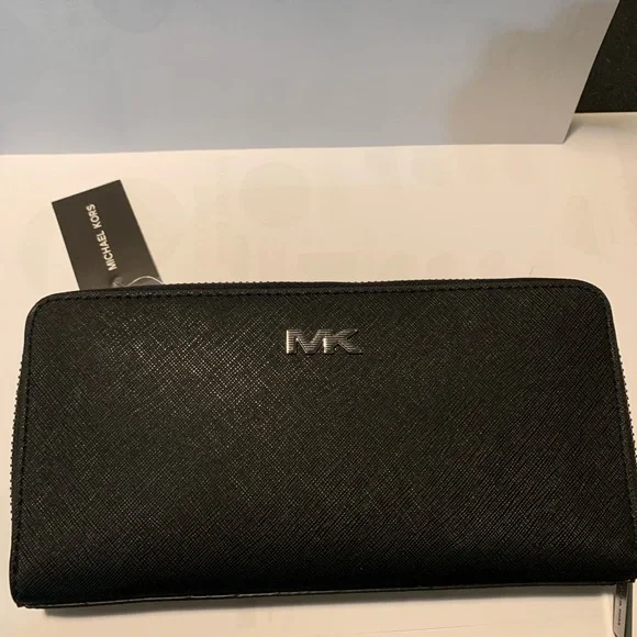 Michael Kors - Varick Leather Zip-Around Wallet